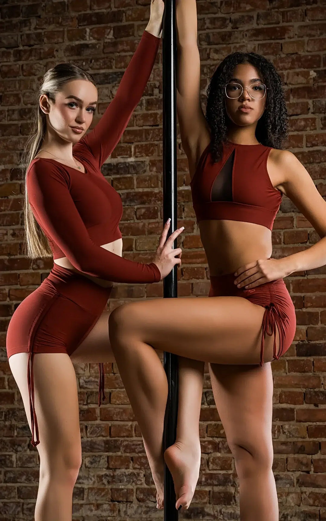 | Shorts | Color: burgundy | High Waist Drawstring Pole Shorts | Pole dance šortky se stahovacími šňůrkami | Short pole dance avec drawstrings