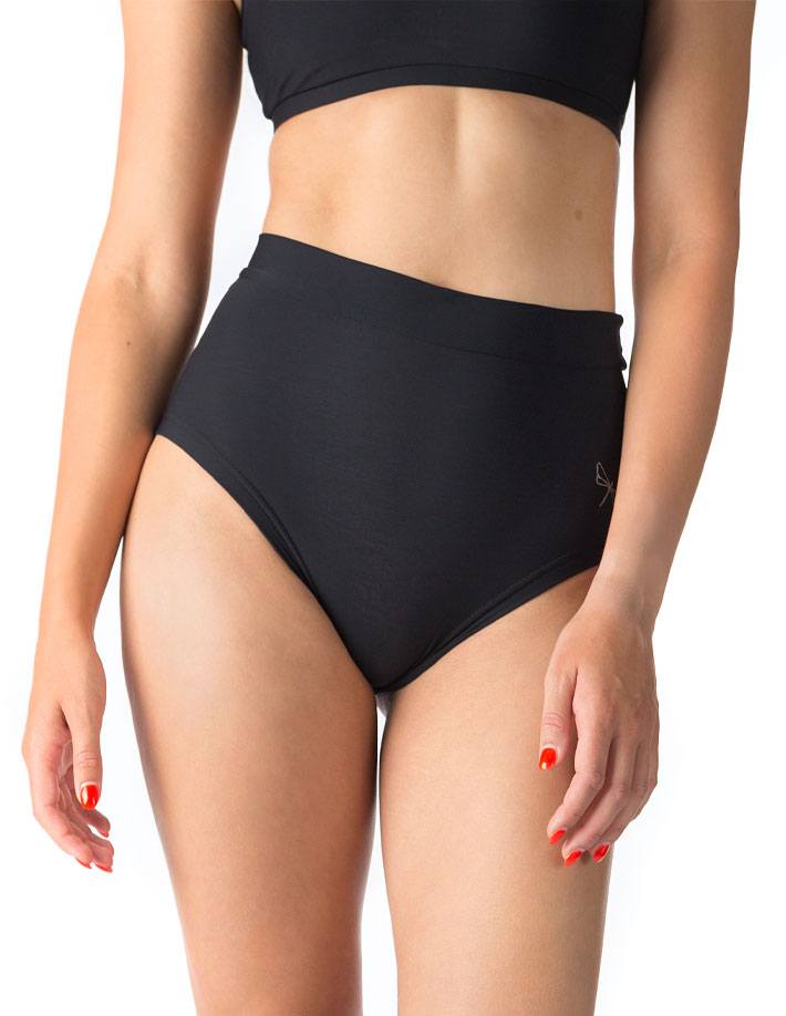 Scrunch pole shorts Lola | Short de pole dance | Color: black | Scrunch short de pole dance | Dragonfly Pole Dance Clothing and Bikram Hot Yoga Wear